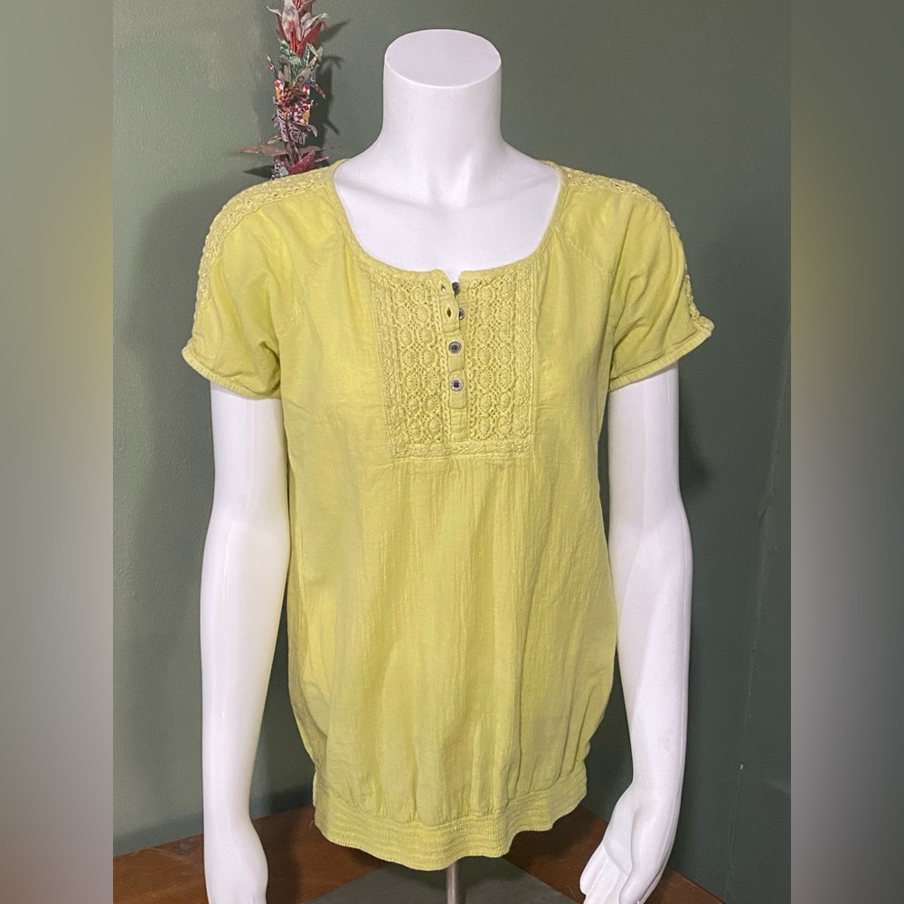 RuffHewn 100% Cotton Chartreuse Green Blouse w/knit detailing/peekaboo shoulders